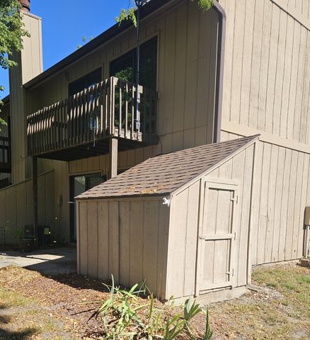 11 Saint Thomas Colony 4, Fox Lake, IL 60020
