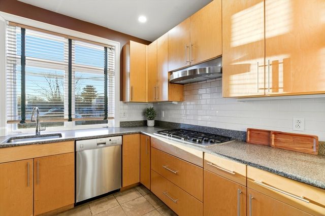 38 Brookford St 2, Cambridge, MA 02140