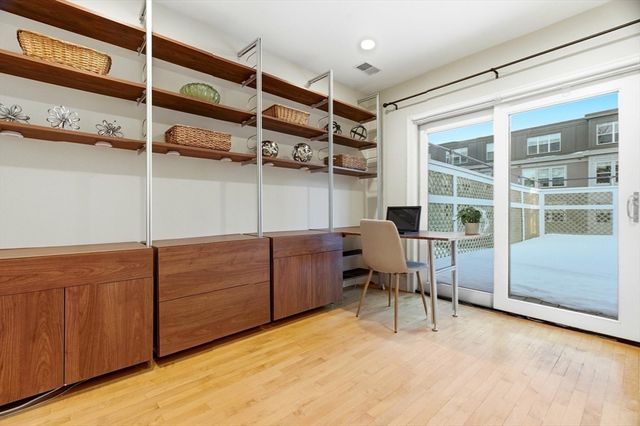 38 Brookford St 2, Cambridge, MA 02140