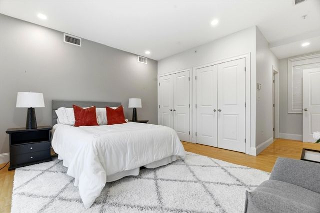 38 Brookford St 2, Cambridge, MA 02140