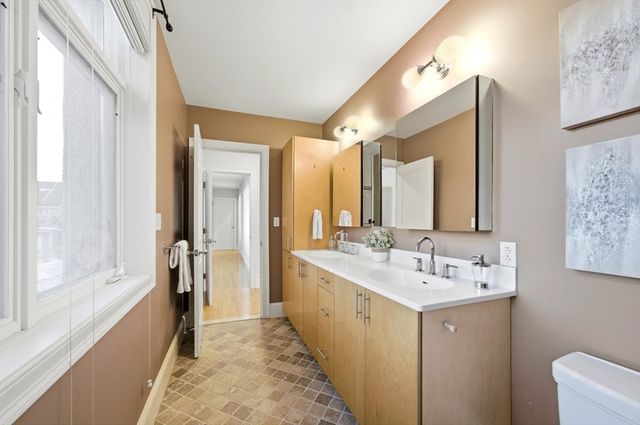 38 Brookford St 2, Cambridge, MA 02140