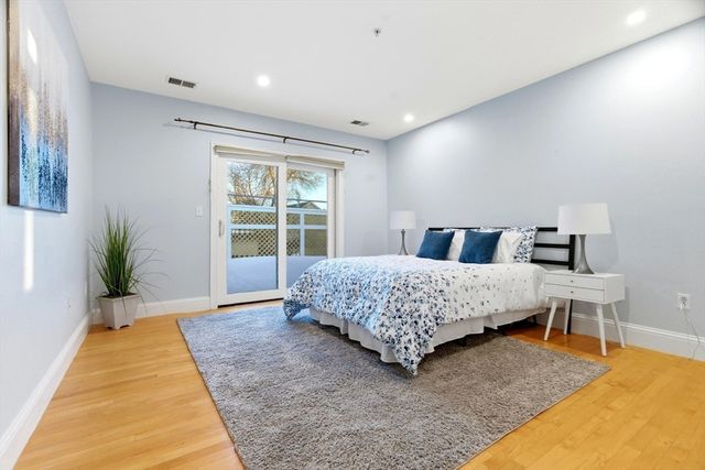 38 Brookford St 2, Cambridge, MA 02140