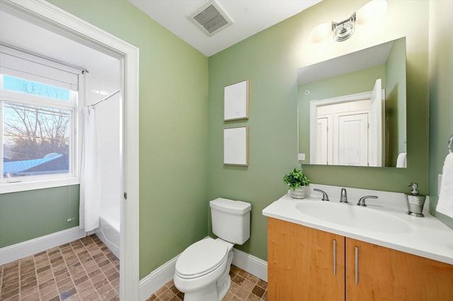 38 Brookford St 2, Cambridge, MA 02140