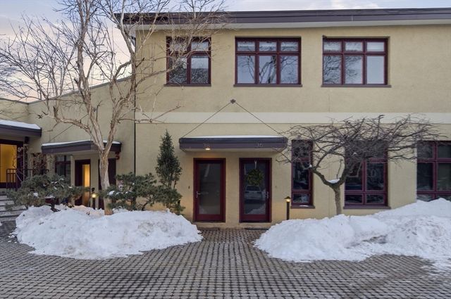 38 Brookford St 2, Cambridge, MA 02140