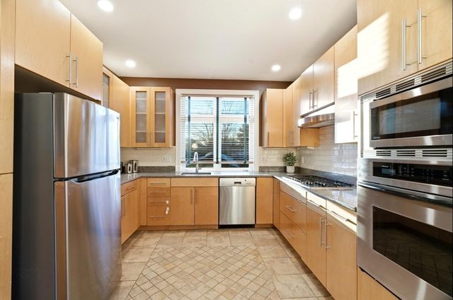 38 Brookford St 2, Cambridge, MA 02140
