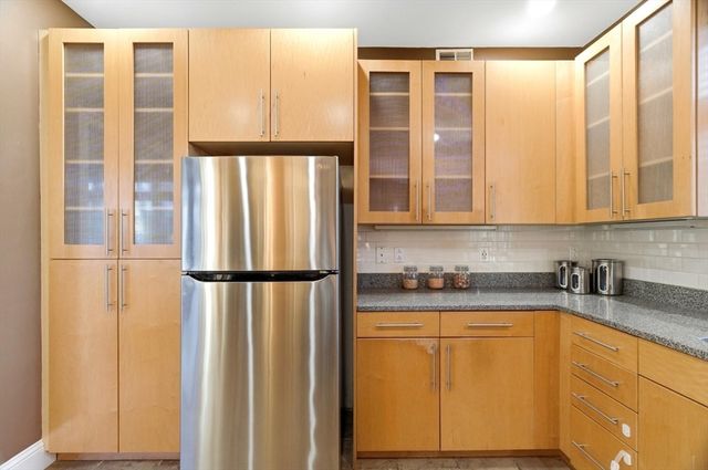 38 Brookford St 2, Cambridge, MA 02140