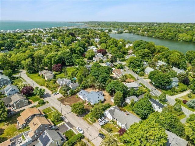 43 Prospect, Falmouth, MA 02540