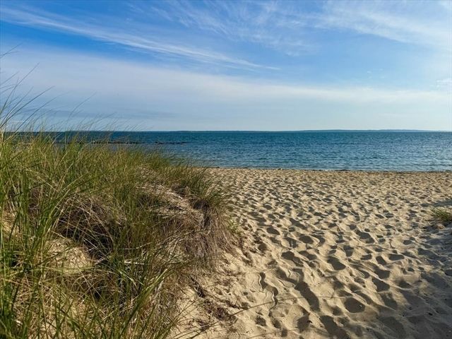 43 Prospect, Falmouth, MA 02540