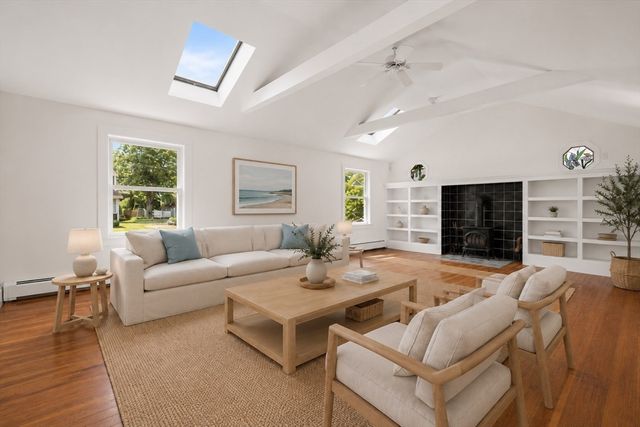 43 Prospect, Falmouth, MA 02540