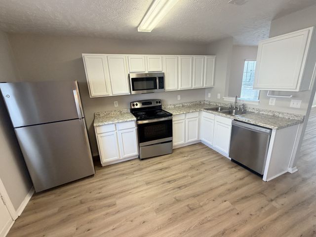 1001 Halifax Ln, Antioch, TN 37013