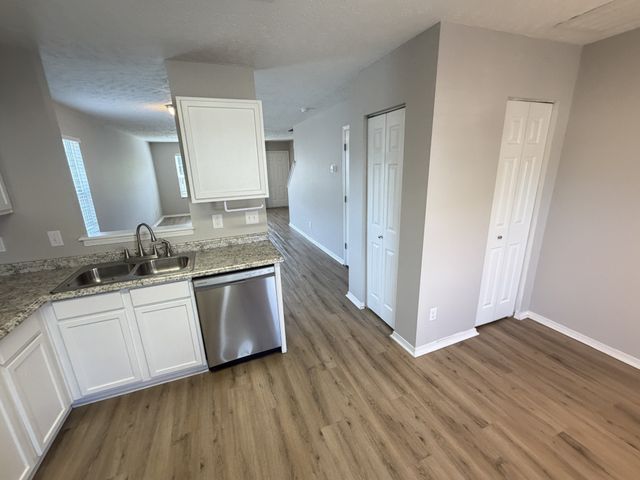 1001 Halifax Ln, Antioch, TN 37013