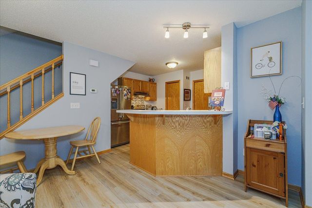 1845 Donegal Drive 2, Woodbury, MN 55125