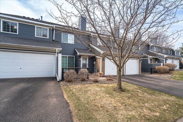 1845 Donegal Drive 2, Woodbury, MN 55125