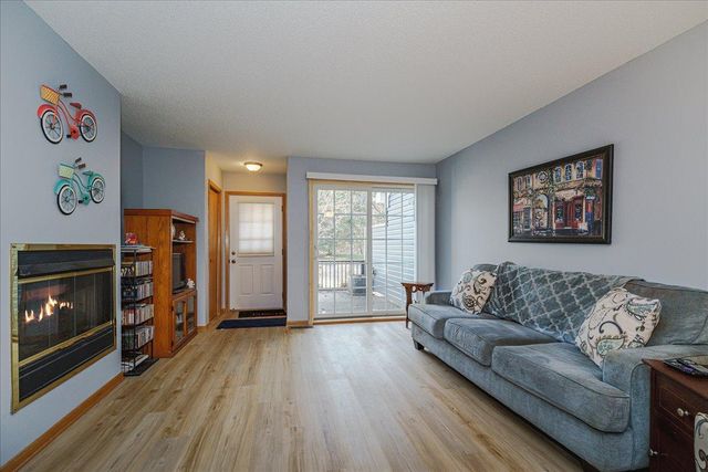 1845 Donegal Drive 2, Woodbury, MN 55125