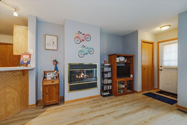 1845 Donegal Drive 2, Woodbury, MN 55125