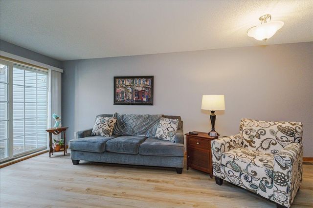 1845 Donegal Drive 2, Woodbury, MN 55125