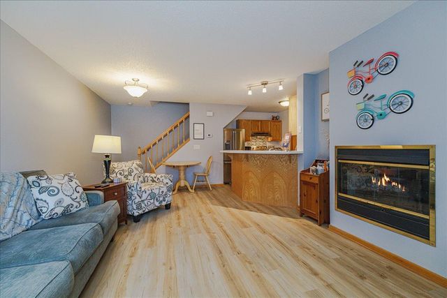 1845 Donegal Drive 2, Woodbury, MN 55125