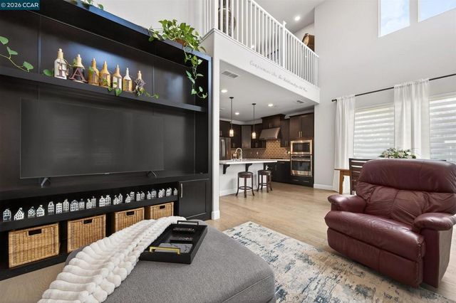3963 Summit Rd, Dublin, CA 94568
