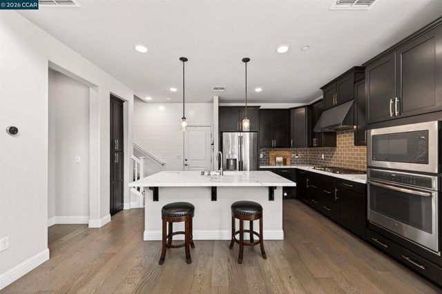 3963 Summit Rd, Dublin, CA 94568