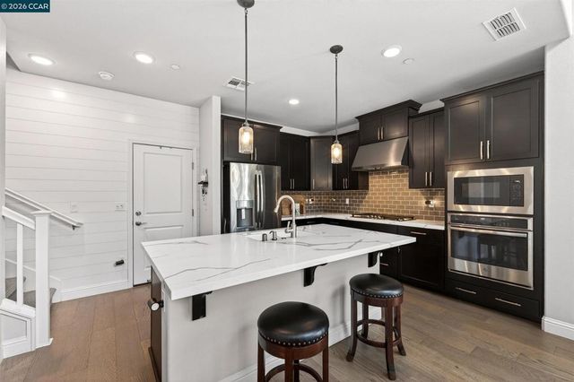 3963 Summit Rd, Dublin, CA 94568