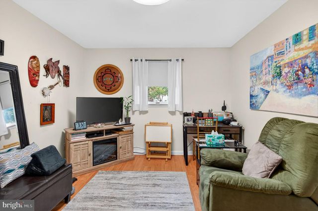 19 CHARTER OAK LN, Marlton, NJ 08053