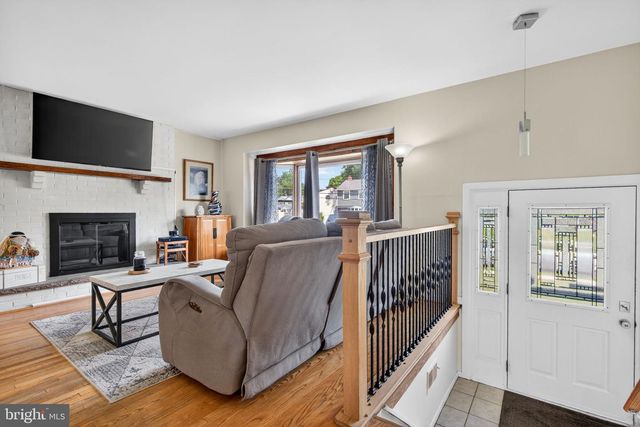 19 CHARTER OAK LN, Marlton, NJ 08053