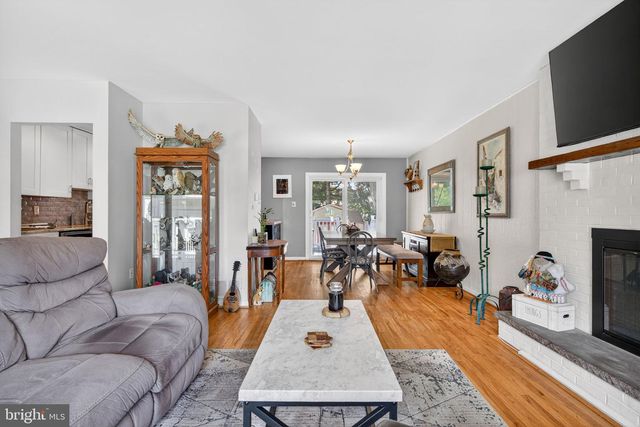 19 CHARTER OAK LN, Marlton, NJ 08053