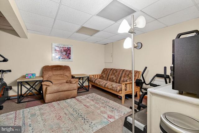 19 CHARTER OAK LN, Marlton, NJ 08053