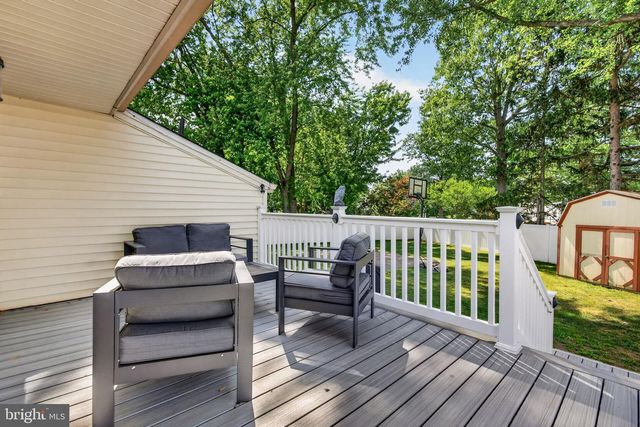 19 CHARTER OAK LN, Marlton, NJ 08053