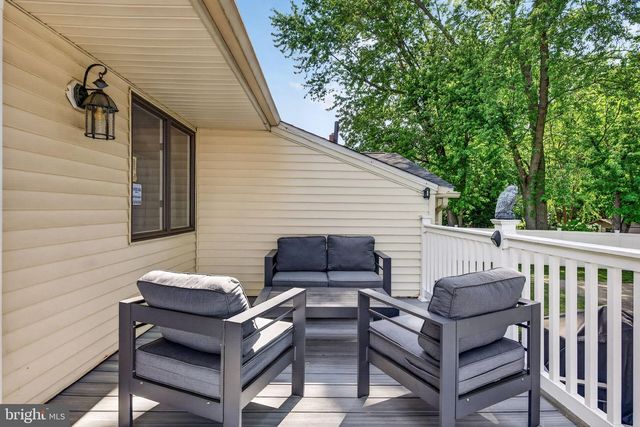 19 CHARTER OAK LN, Marlton, NJ 08053
