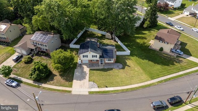 19 CHARTER OAK LN, Marlton, NJ 08053