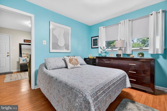 19 CHARTER OAK LN, Marlton, NJ 08053