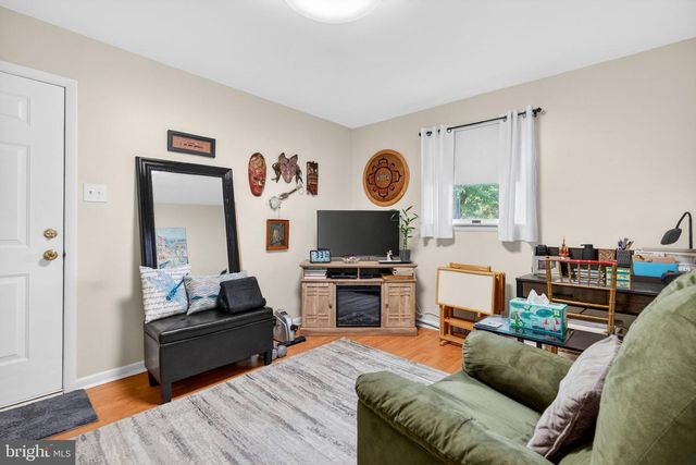 19 CHARTER OAK LN, Marlton, NJ 08053