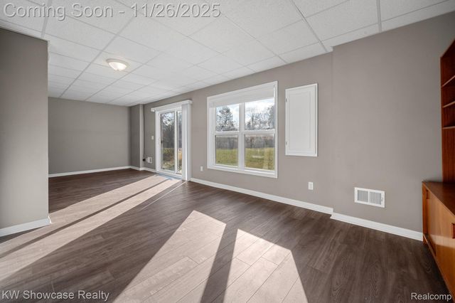 2434 Collendale, Commerce Charter Township, MI 48382