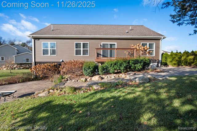 2434 Collendale, Commerce Charter Township, MI 48382