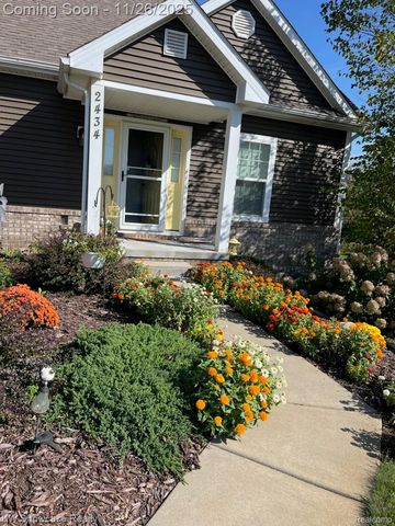 2434 Collendale, Commerce Charter Township, MI 48382