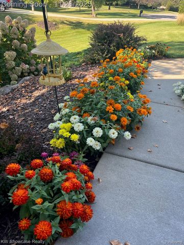 2434 Collendale, Commerce Charter Township, MI 48382