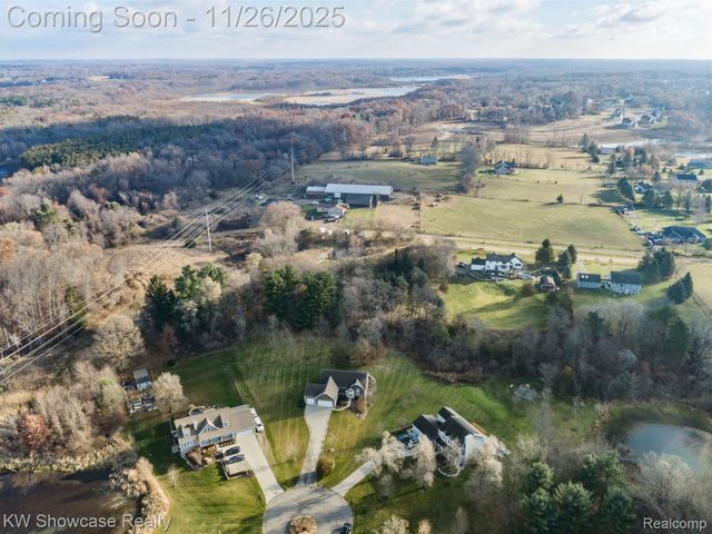 2434 Collendale, Commerce Charter Township, MI 48382