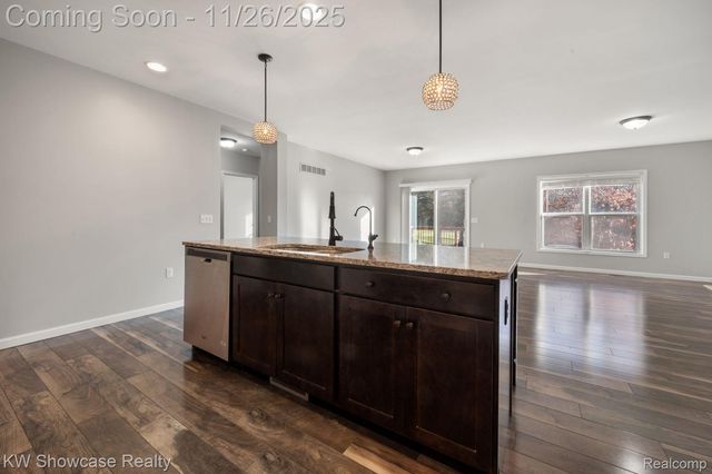 2434 Collendale, Commerce Charter Township, MI 48382