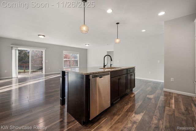 2434 Collendale, Commerce Charter Township, MI 48382