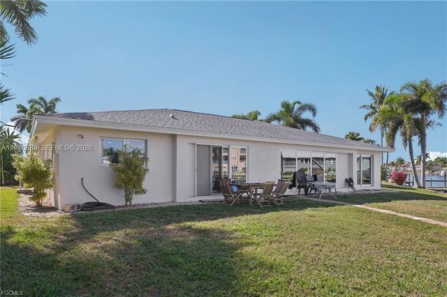 1819 SE 43 Street, Cape Coral, FL 33904