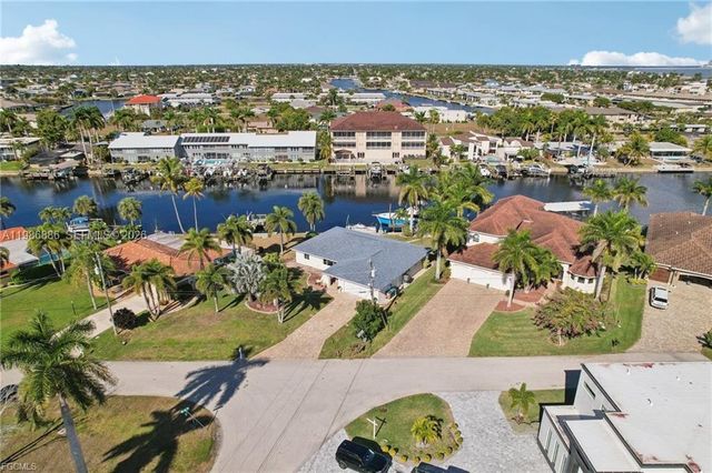 1819 SE 43 Street, Cape Coral, FL 33904