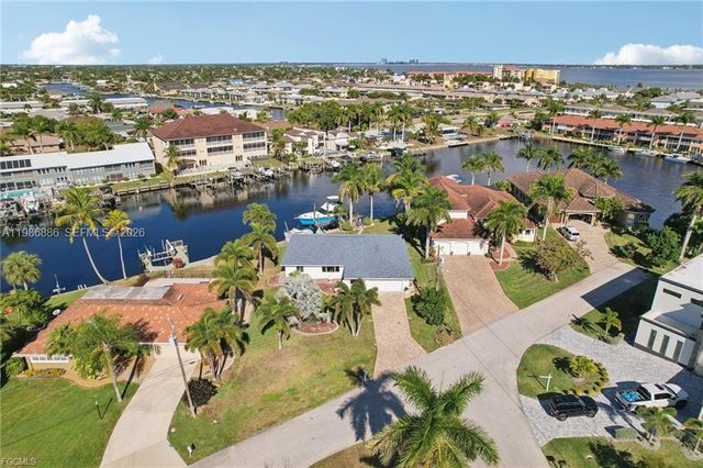 1819 SE 43 Street, Cape Coral, FL 33904