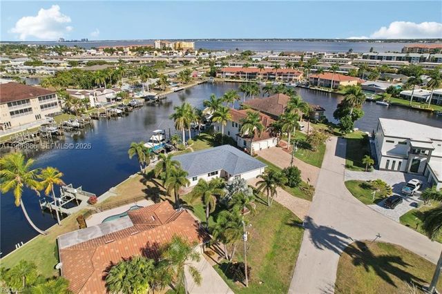 1819 SE 43 Street, Cape Coral, FL 33904