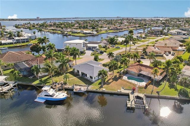 1819 SE 43 Street, Cape Coral, FL 33904