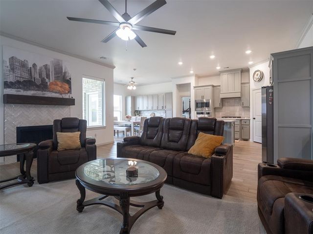 4829 Hidalgo Avenue, Mustang, OK 73064
