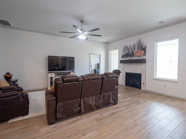 4829 Hidalgo Avenue, Mustang, OK 73064
