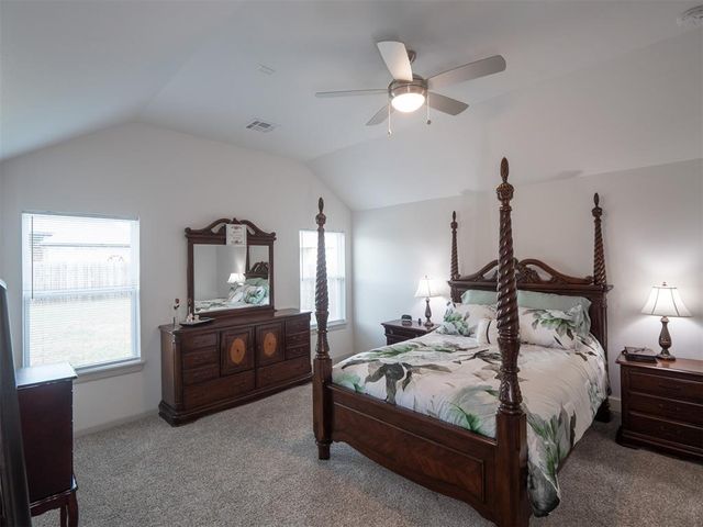 4829 Hidalgo Avenue, Mustang, OK 73064