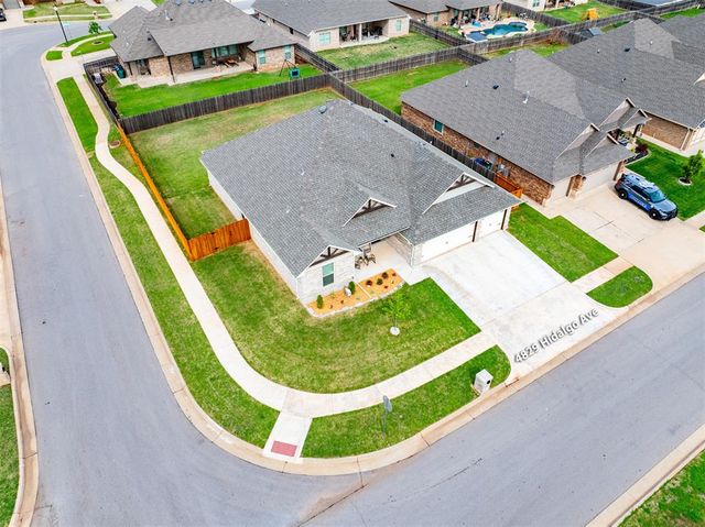 4829 Hidalgo Avenue, Mustang, OK 73064
