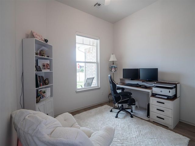 4829 Hidalgo Avenue, Mustang, OK 73064